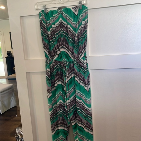 Thasplaramples Romper size medium - Picture 1 of 5